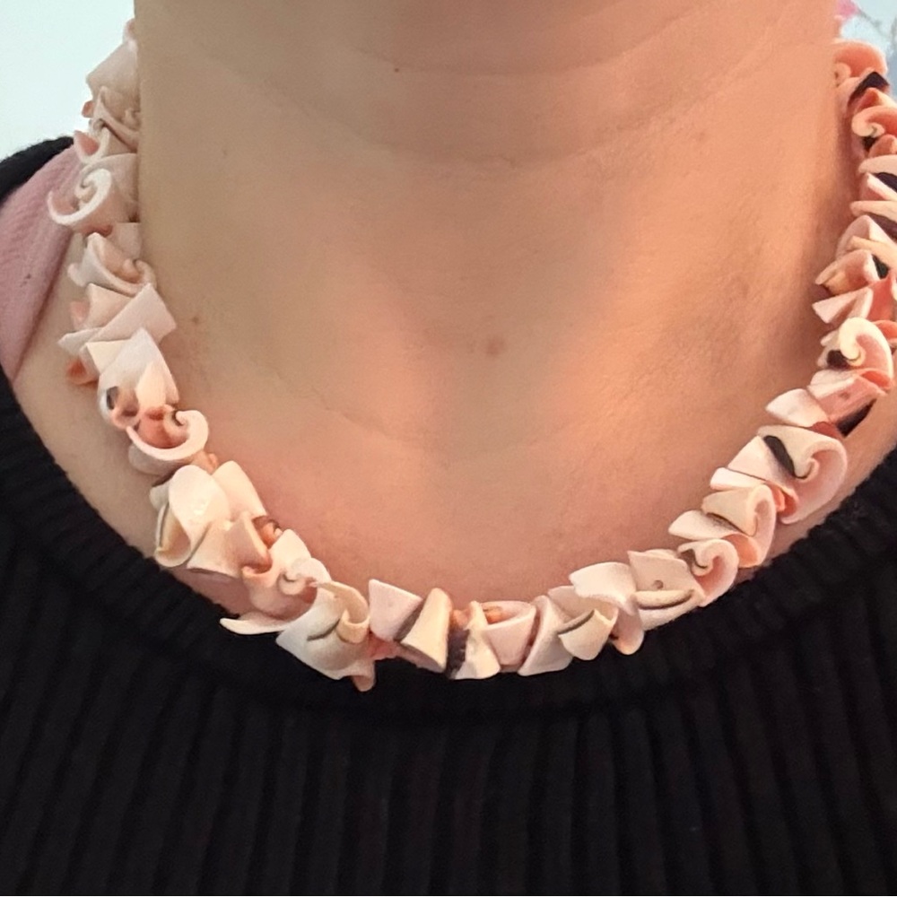Chic Pink Shell Necklace